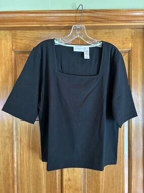 Liz Claiborne Black Square-Neck Elbow Length Sleeve Top